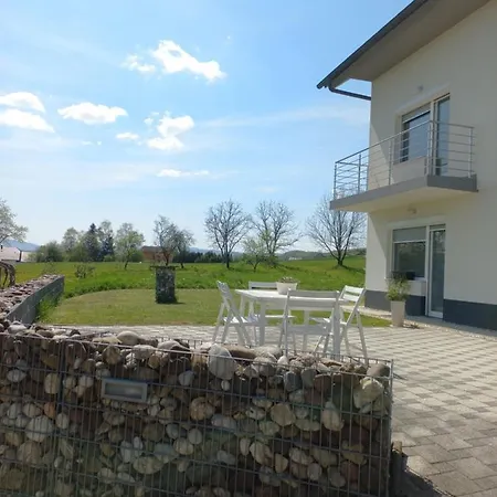 Apartment Dalija - Cosy Apartment & Rooms With Massage Studio Podcetrtek