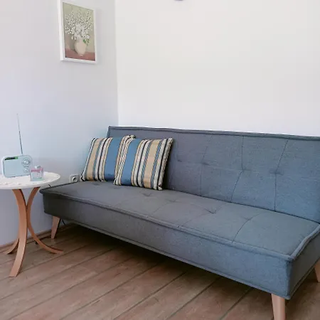 Apartment Dalija - Cosy Apartment & Rooms With Massage Studio Podcetrtek