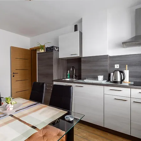Apartman Apartment Dalija - Cosy Apartment & Rooms With Massage Studio Podcetrtek
