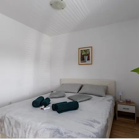 Apartment Dalija - Cosy Apartment & Rooms With Massage Studio * Podcetrtek