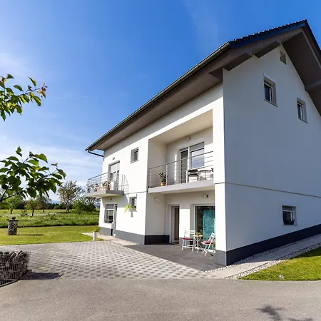 Apartment Dalija - Cosy Apartment & Rooms With Massage Studio Apartman *