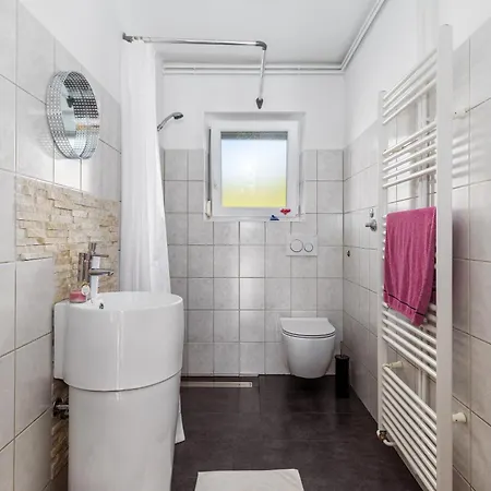 Apartman Apartment Dalija - Cosy Apartment & Rooms With Massage Studio *