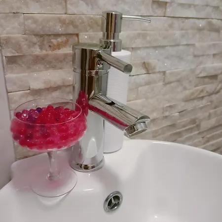 Apartment Dalija - Cosy Apartment & Rooms With Massage Studio * Podcetrtek