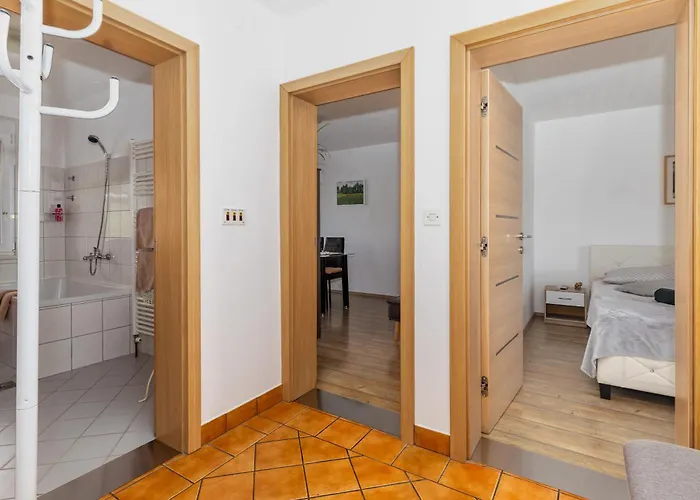 Dalija - Cosy & With Massage 포드체트르테크