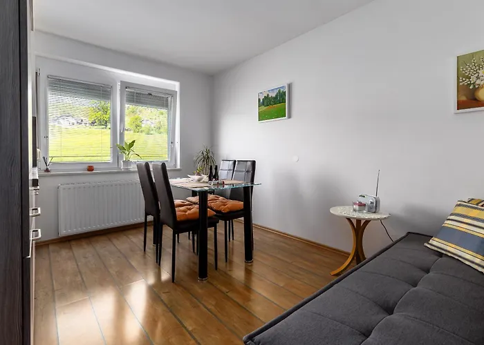 Dalija - Cosy & With Massage 포드체트르테크