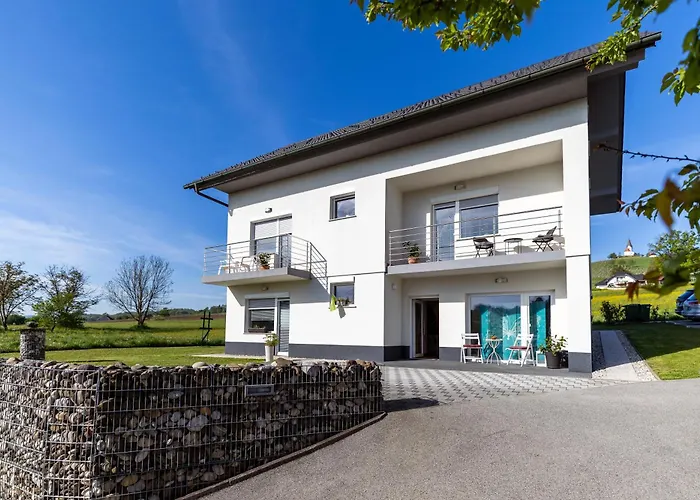 Dalija - Cosy & With Massage 포드체트르테크